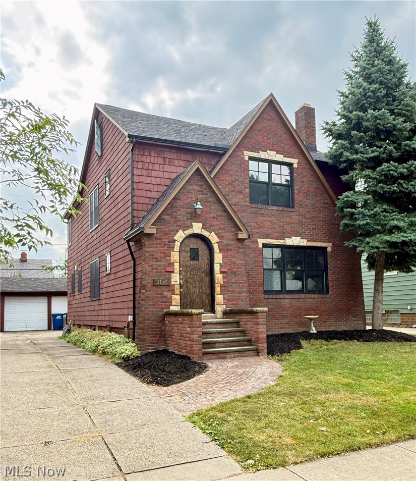 2045 Reveley Avenue Property Photo 1