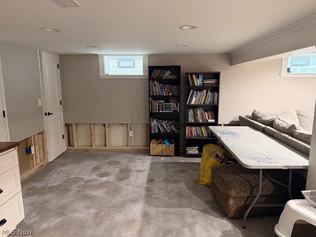 38385 Aurora Road Property Photo 17