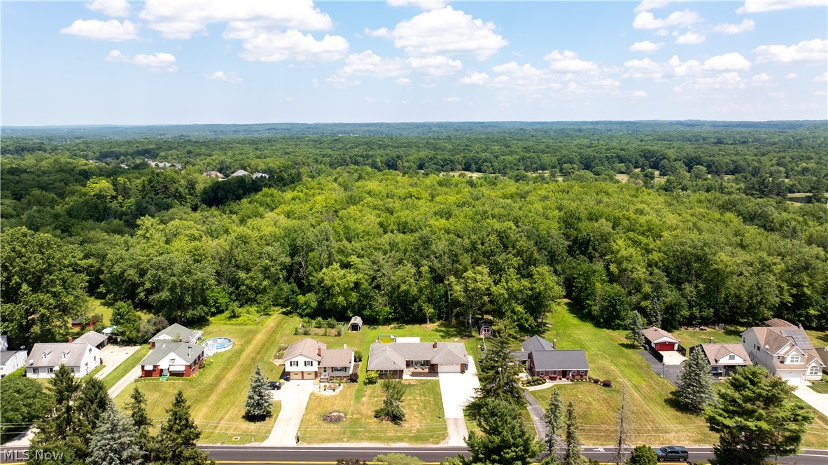 38385 Aurora Road Property Photo 24