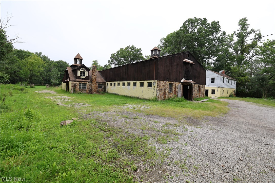 2938 Som Center Road Property Photo 9