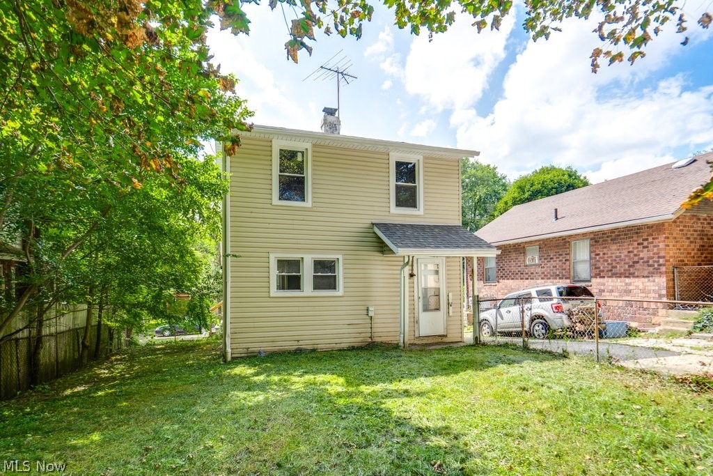 233 Sobul Avenue Property Photo 4