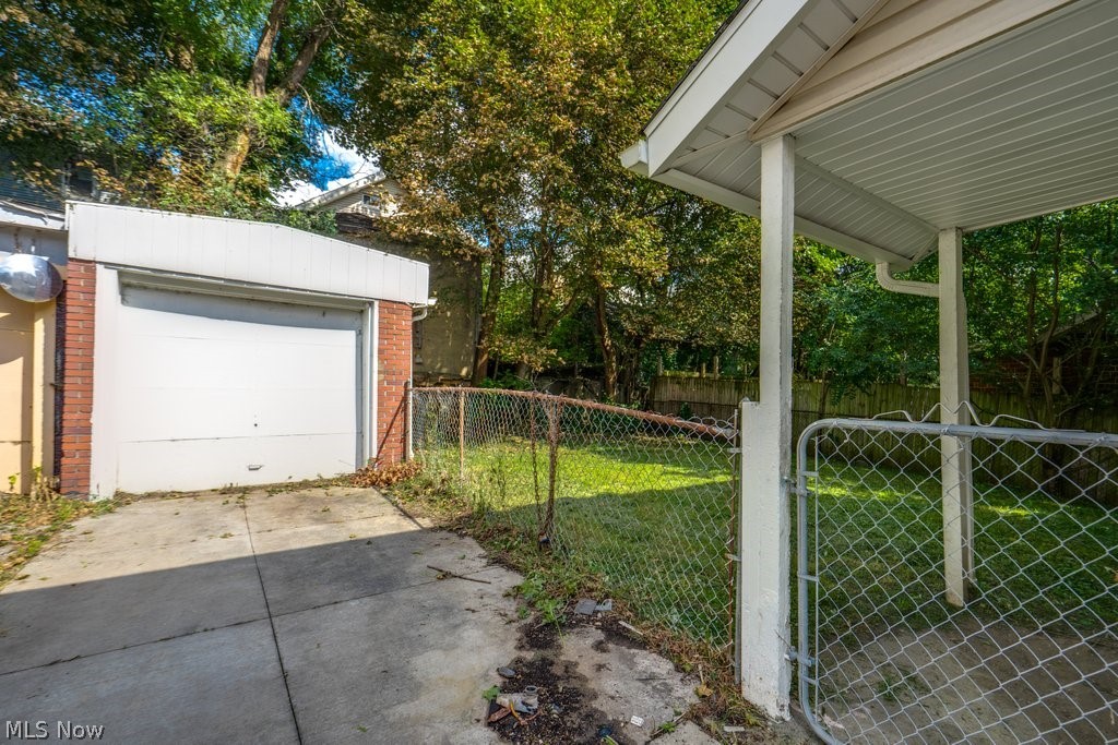 233 Sobul Avenue Property Photo 6