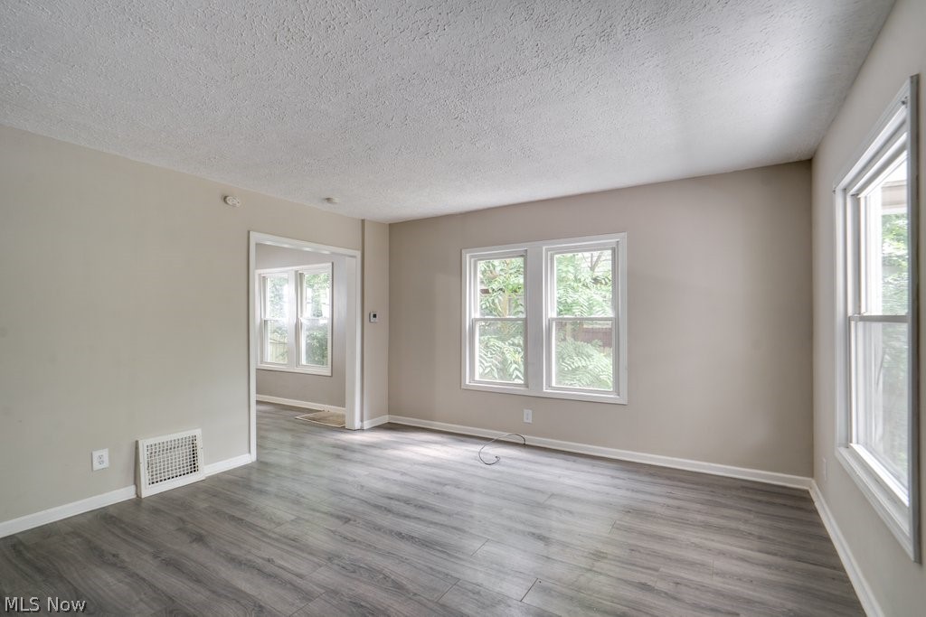233 Sobul Avenue Property Photo 8