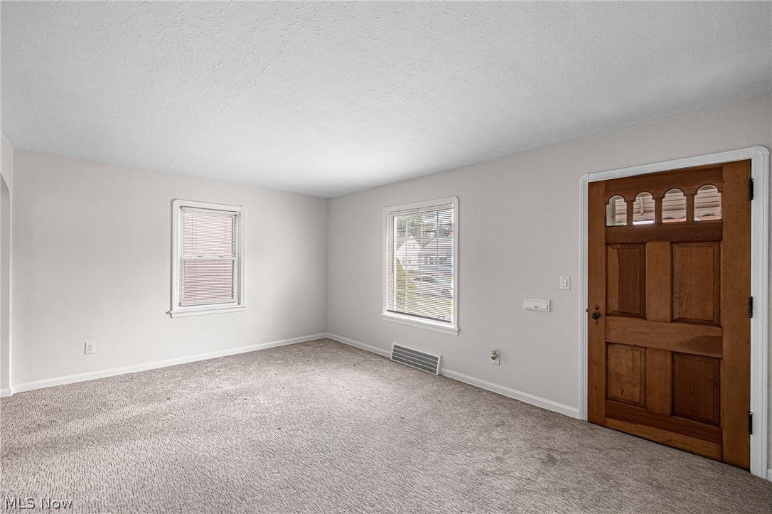 424 E 326th Street Property Photo 3