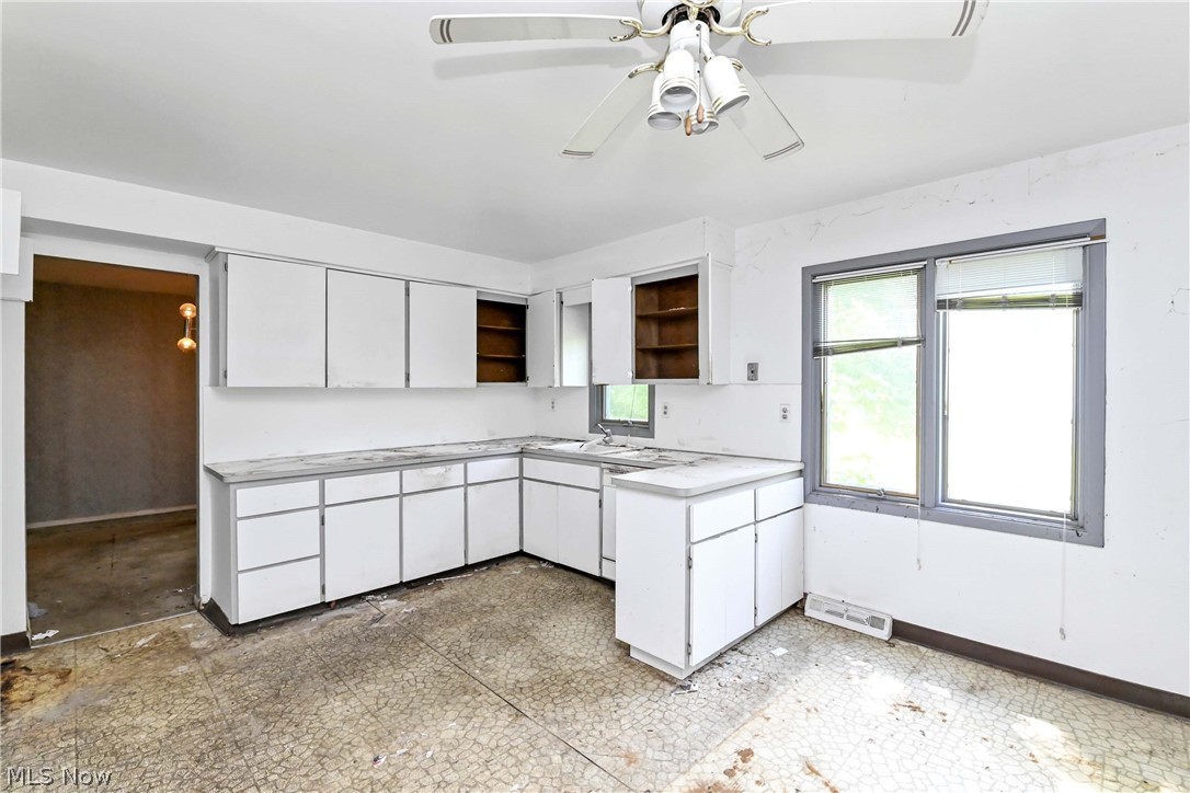 5392 Meadow Wood Boulevard Property Photo 3