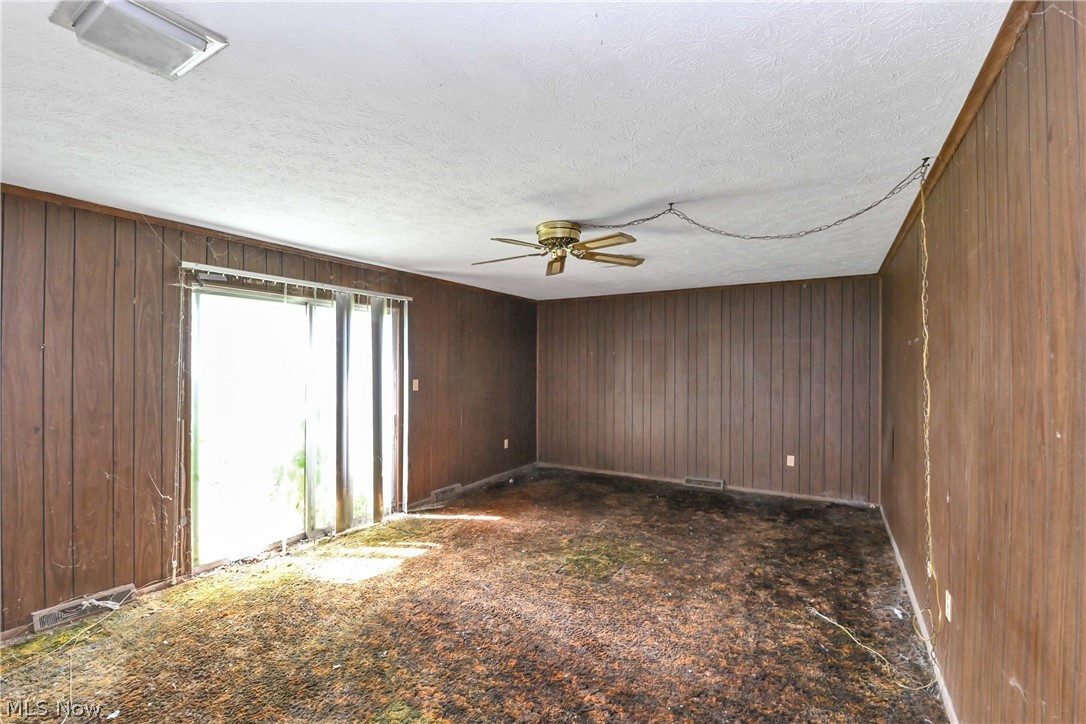 5392 Meadow Wood Boulevard Property Photo 9