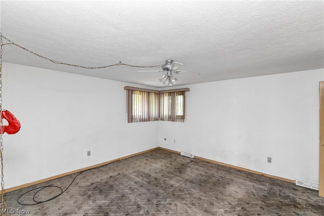 5392 Meadow Wood Boulevard Property Photo 12