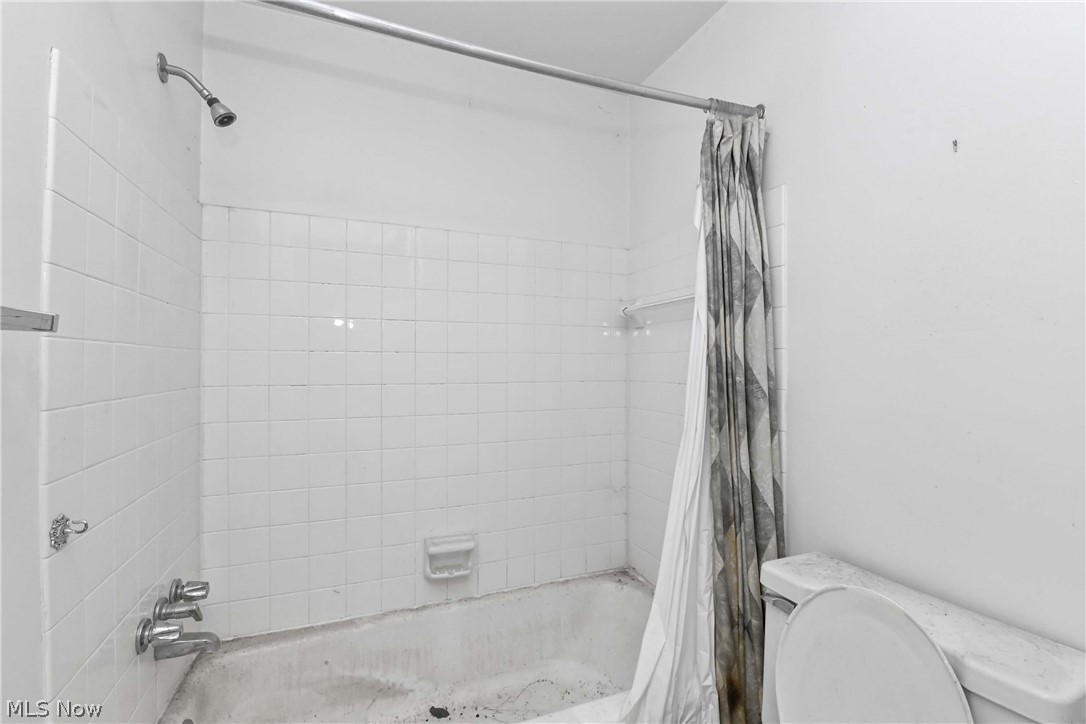 5392 Meadow Wood Boulevard Property Photo 13