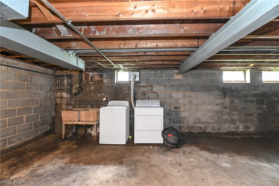 5392 Meadow Wood Boulevard Property Photo 14
