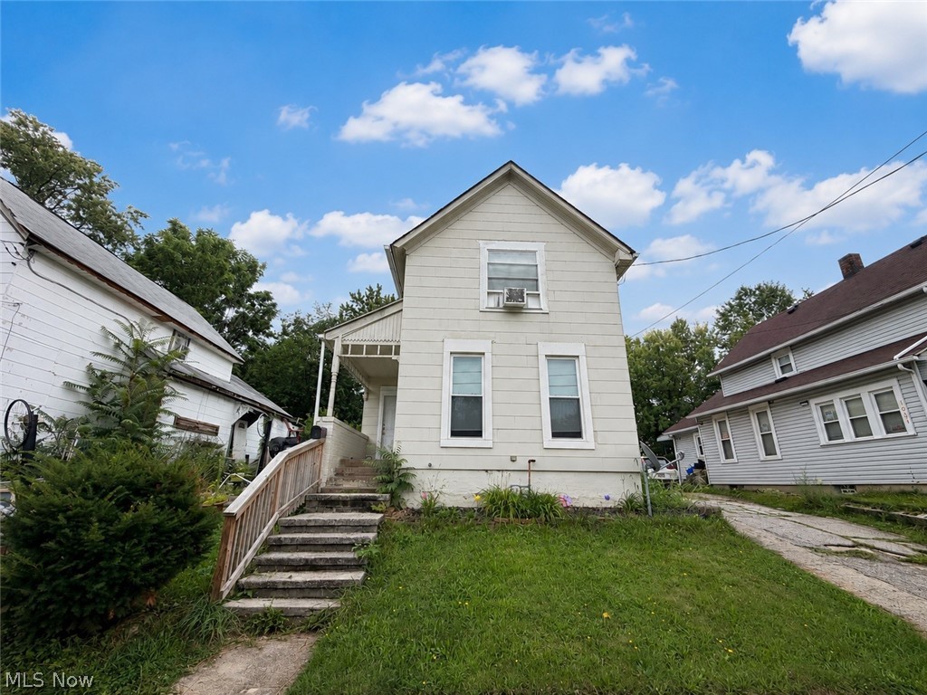 1027 Yale Street