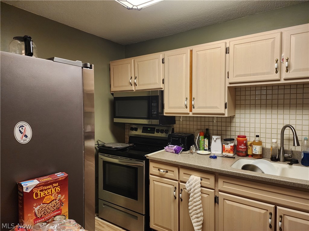 25801 Lakeshore Boulevard 20 Property Photo 3