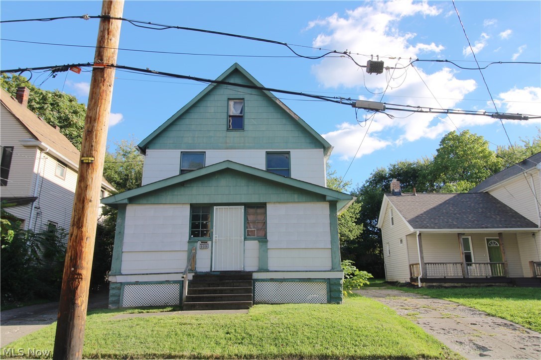 9006 Tioga Avenue Property Photo 1