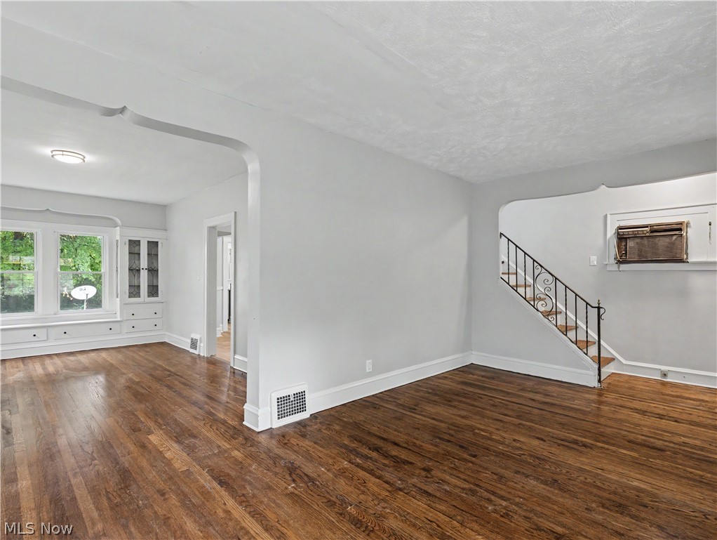 9809 Hilgert Drive Property Photo 8