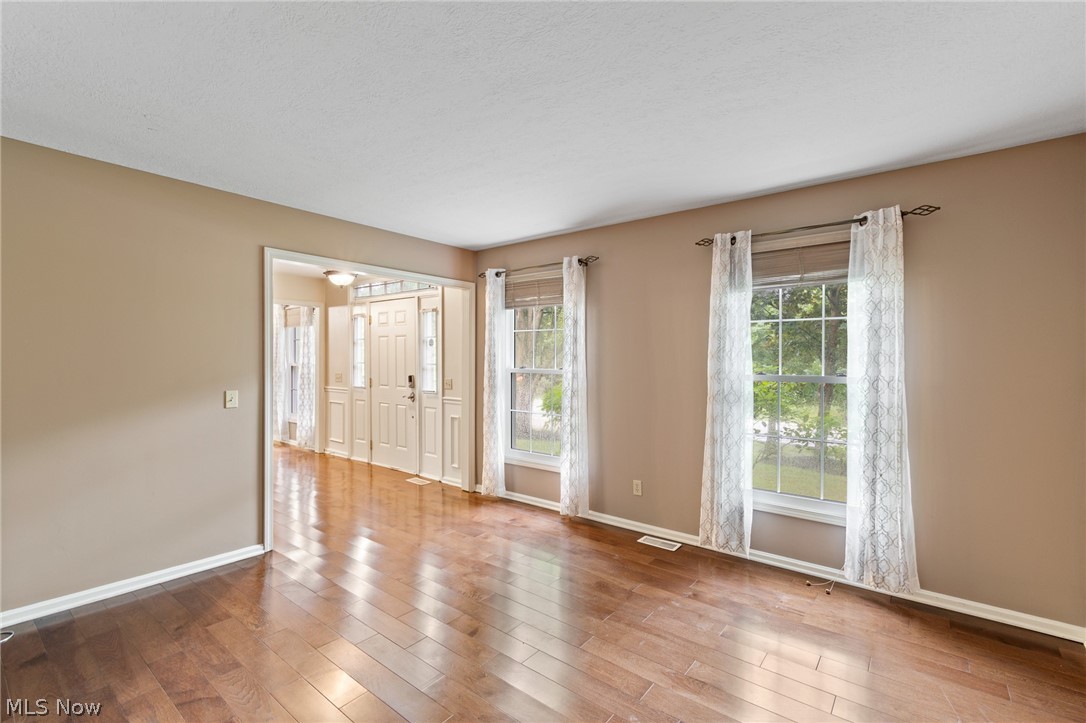 5825 Nicholson Drive Property Photo 11