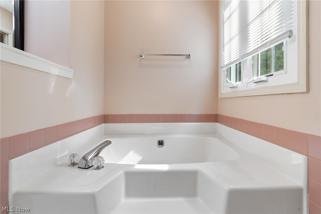 5825 Nicholson Drive Property Photo 25
