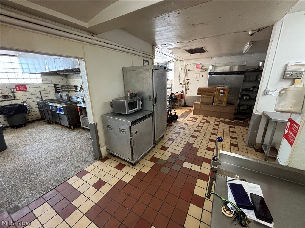180 Wooster Road N Property Photo 25