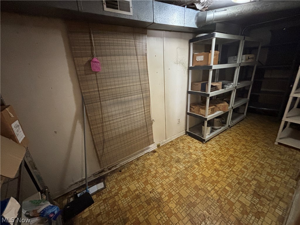180 Wooster Road N Property Photo 33