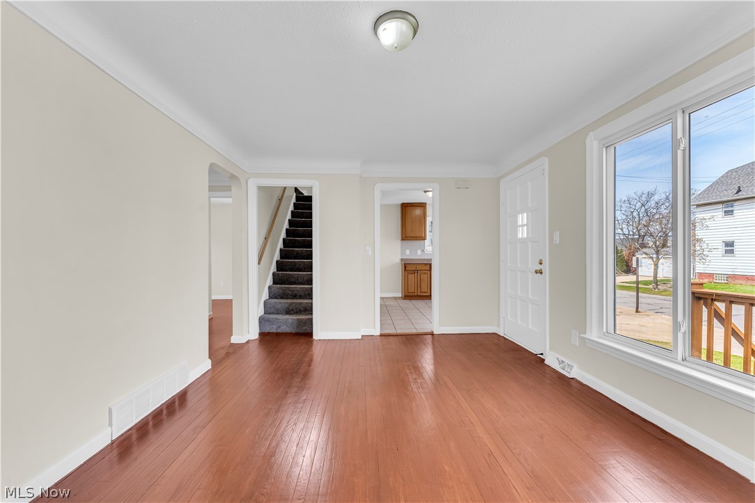 10518 Langton Avenue Property Photo 5
