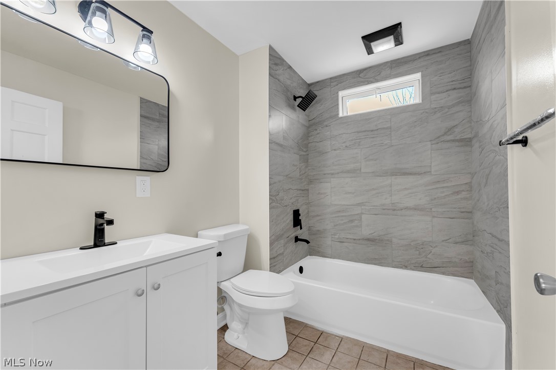10518 Langton Avenue Property Photo 16