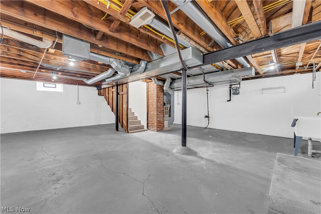 10518 Langton Avenue Property Photo 19