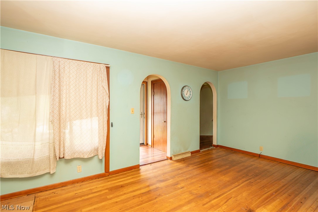 11817 Lincoln Way Nw Property Photo 3