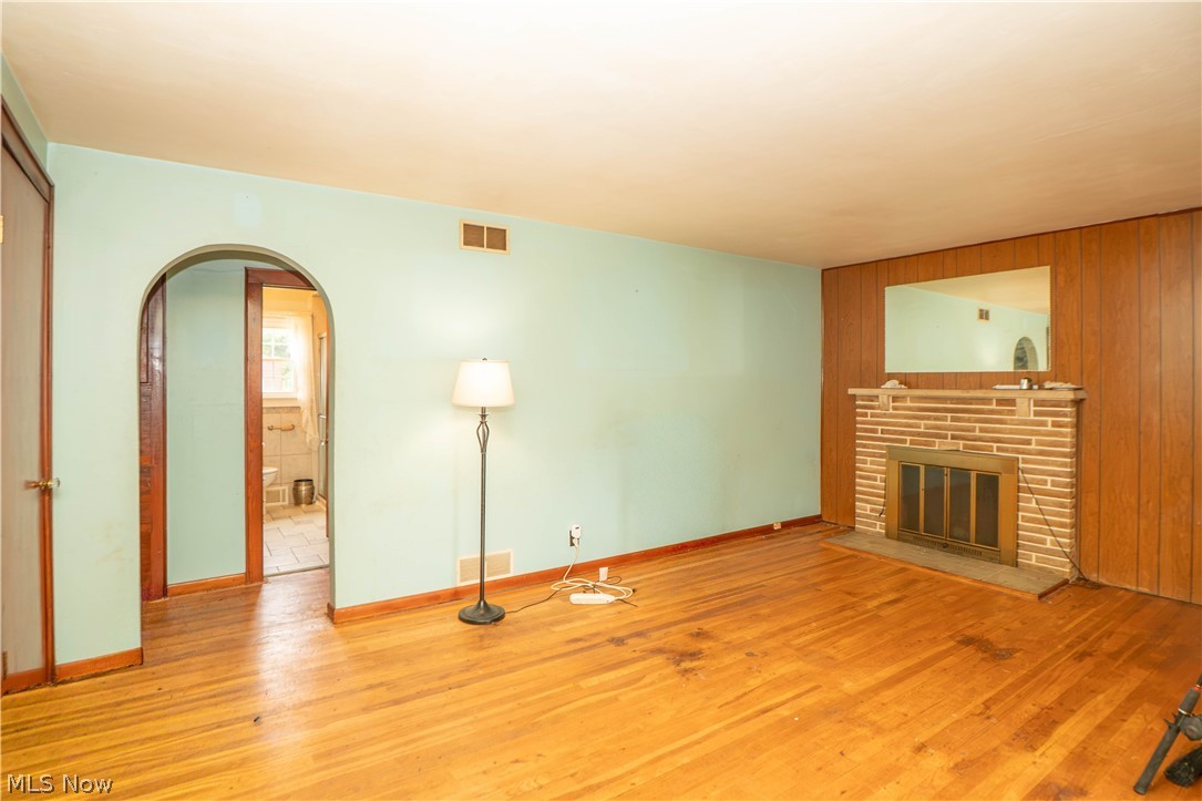 11817 Lincoln Way Nw Property Photo 4