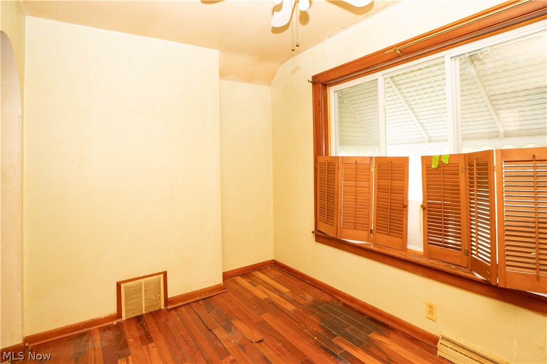 11817 Lincoln Way Nw Property Photo 8