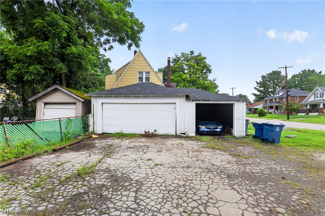 4602 Southern Boulevard Property Photo 4