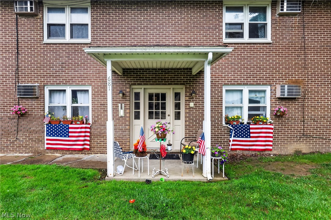 681 Cook Avenue Property Photo 4