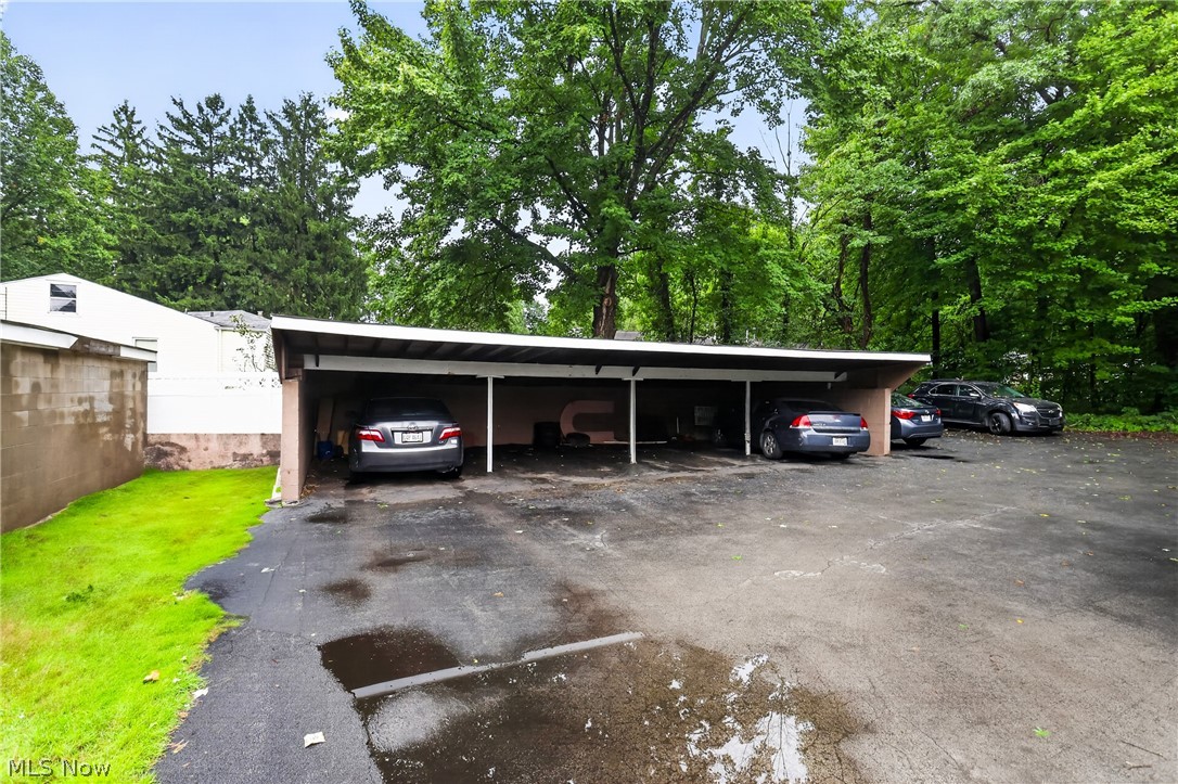 681 Cook Avenue Property Photo 6