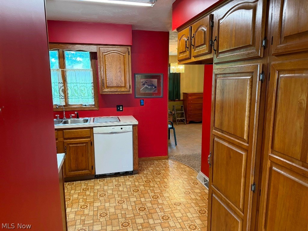 8311 S Elyria Road Property Photo 4