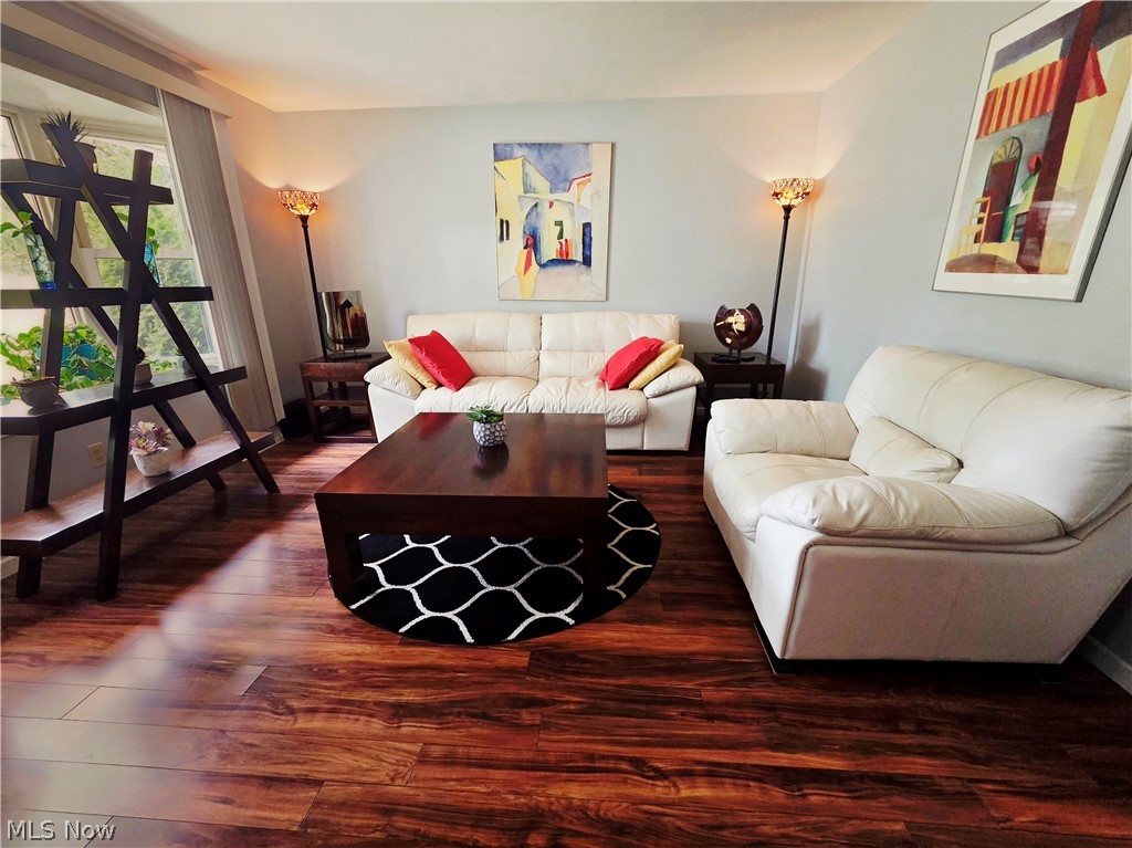 185 Briarleigh Drive Property Photo 4