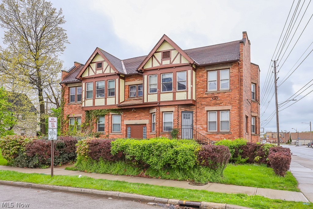 8440 Superior Avenue