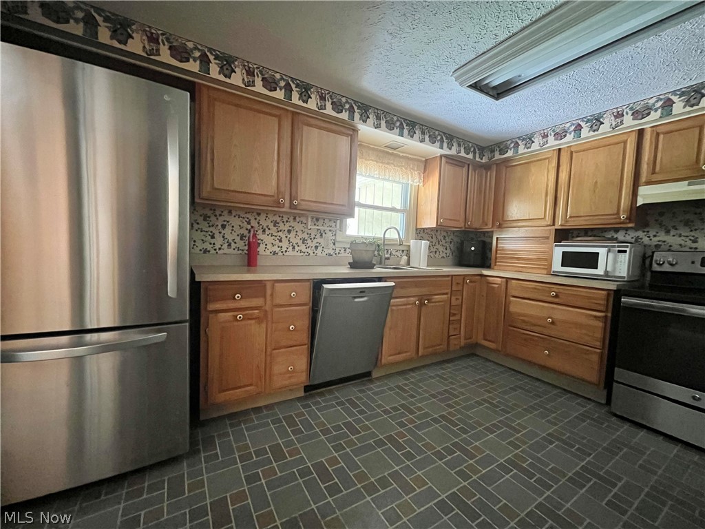 5921 Pine Street Property Photo 3