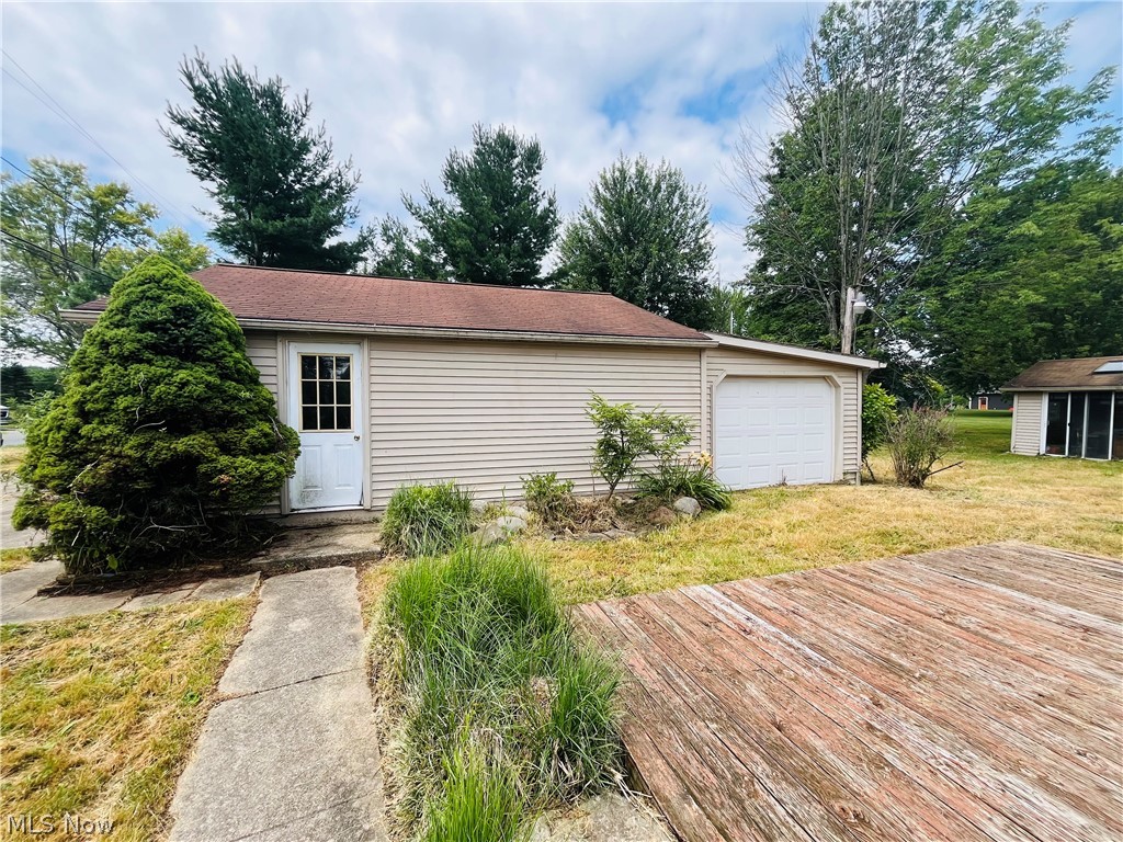 5921 Pine Street Property Photo 10