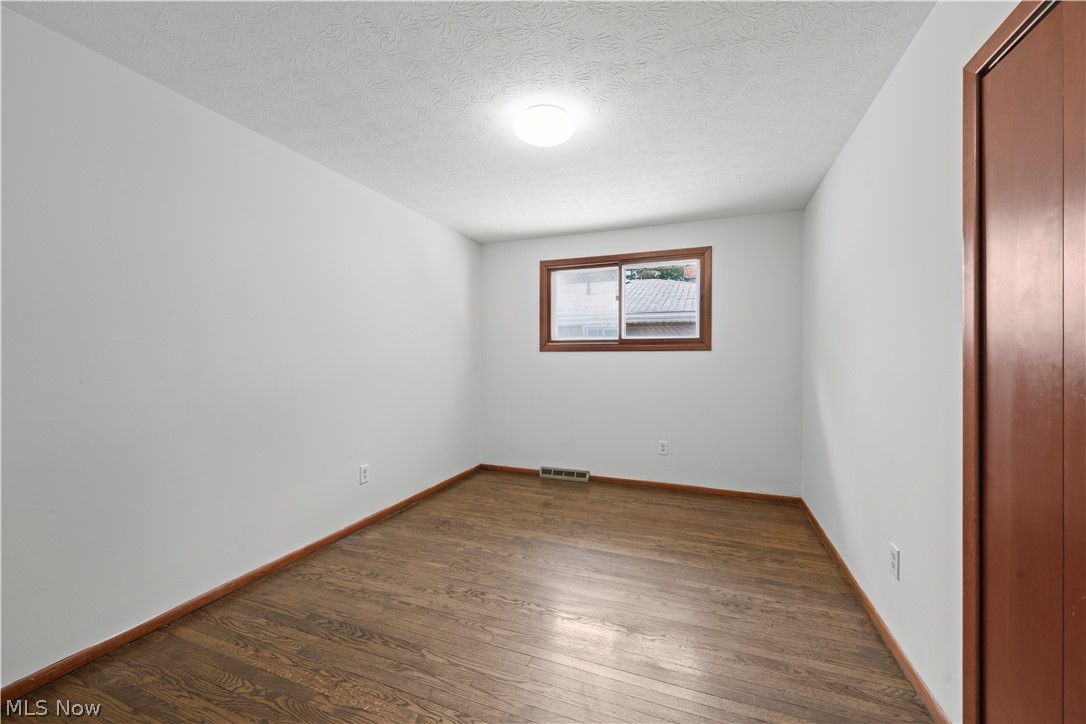 717 E 240th Street Property Photo 10