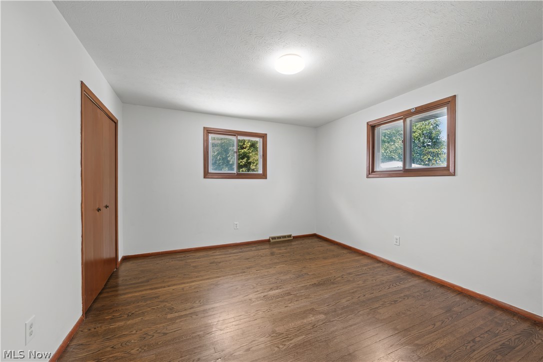 717 E 240th Street Property Photo 11