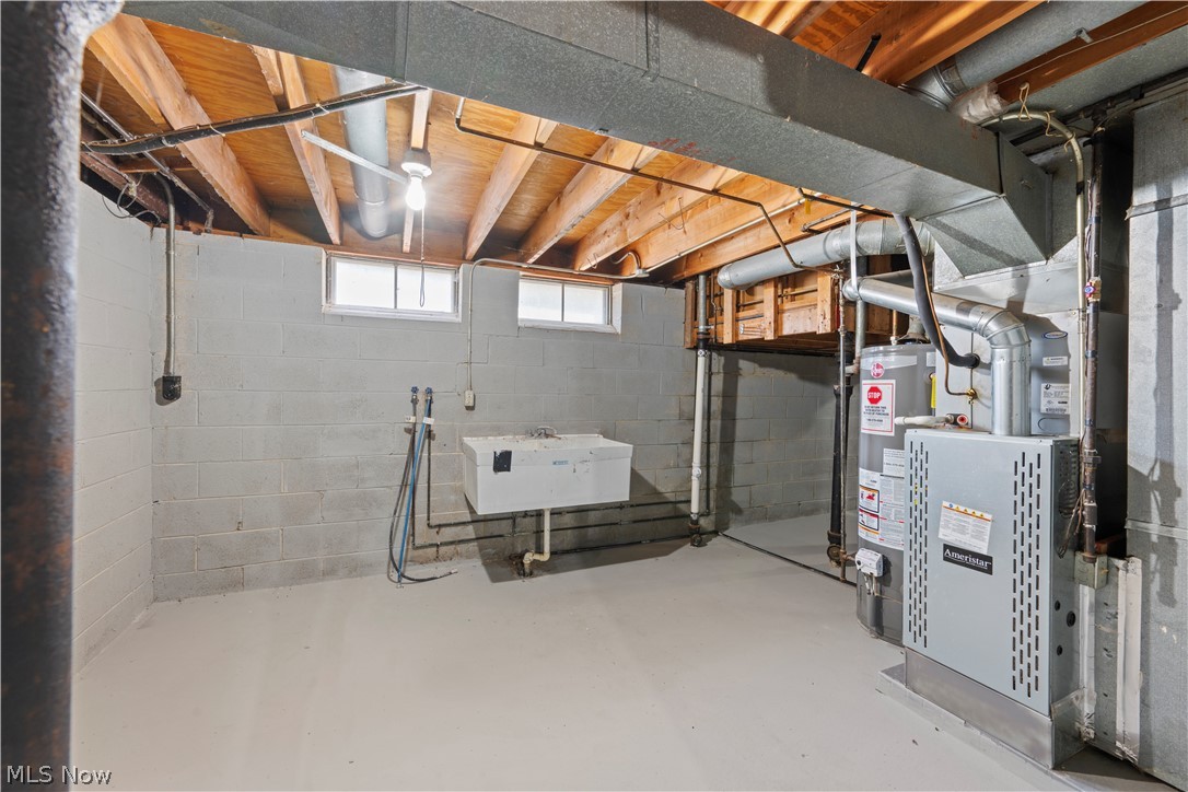717 E 240th Street Property Photo 17