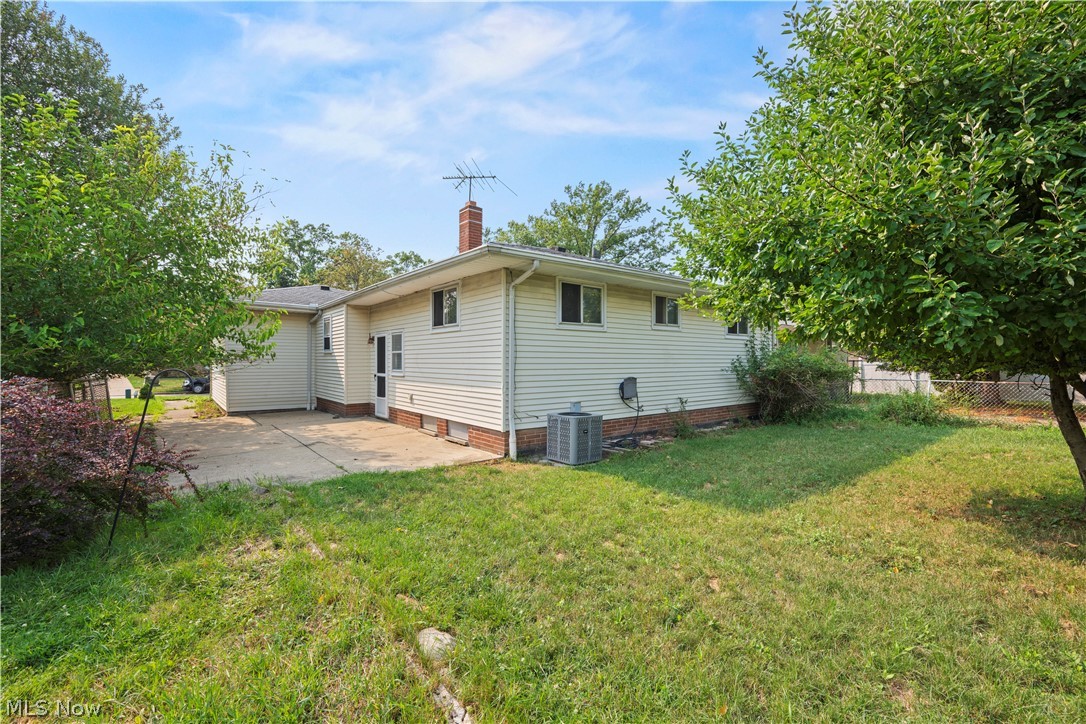 717 E 240th Street Property Photo 19