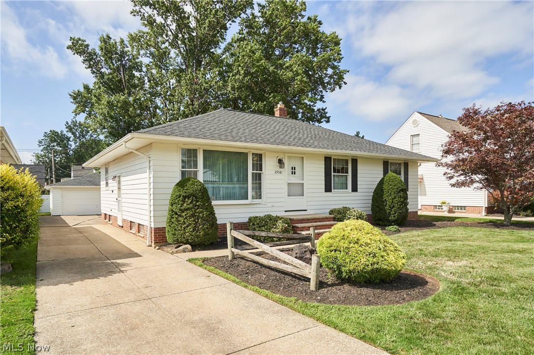 29581 Robert Street Property Photo 1
