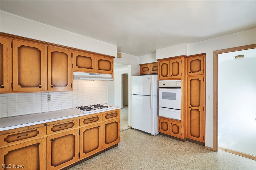 29581 Robert Street Property Photo 4