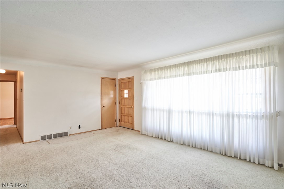29581 Robert Street Property Photo 9