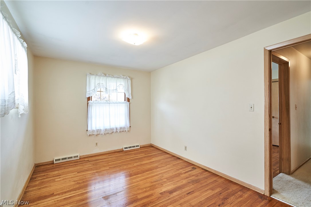 29581 Robert Street Property Photo 16