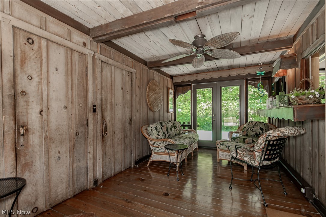 37075 Skyline Drive Property Photo 4
