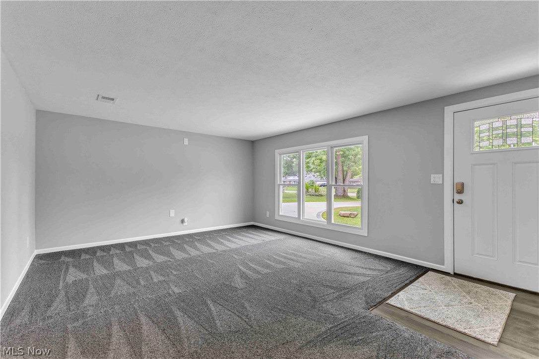 9236 Root Drive Property Photo 3