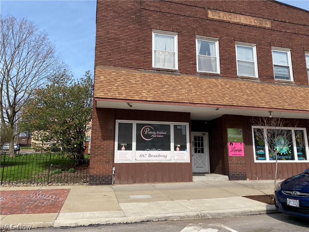 687 Broadway Avenue Property Photo 1