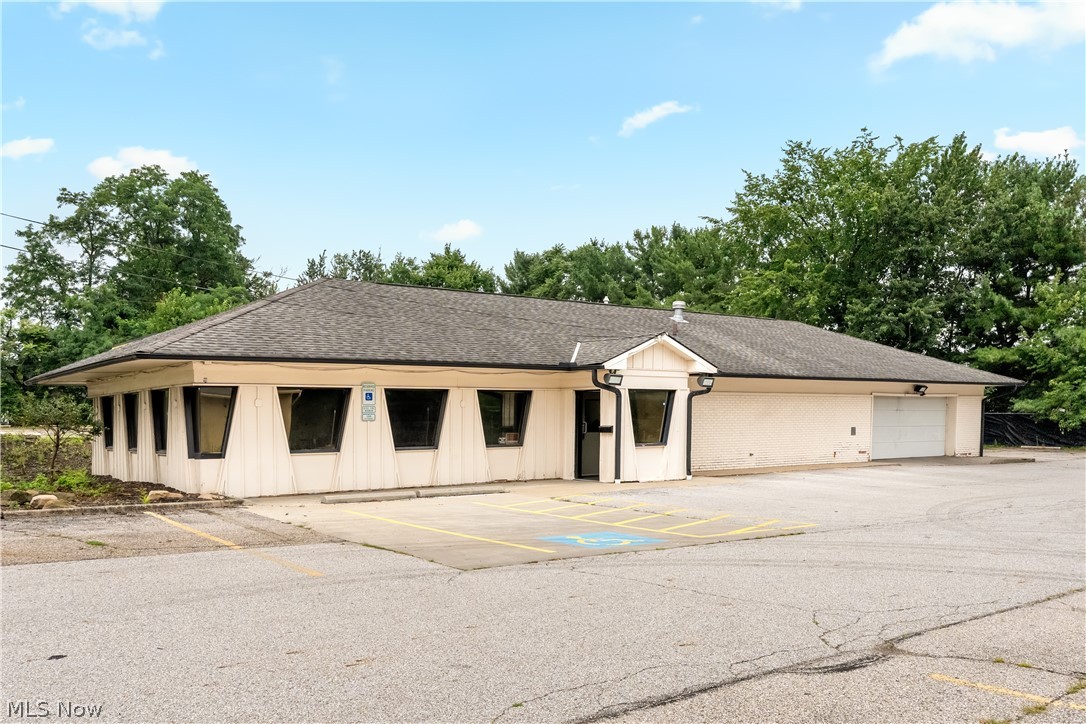1235 E Tallmadge Avenue Property Photo 1
