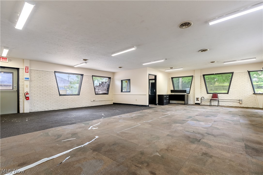 1235 E Tallmadge Avenue Property Photo 10