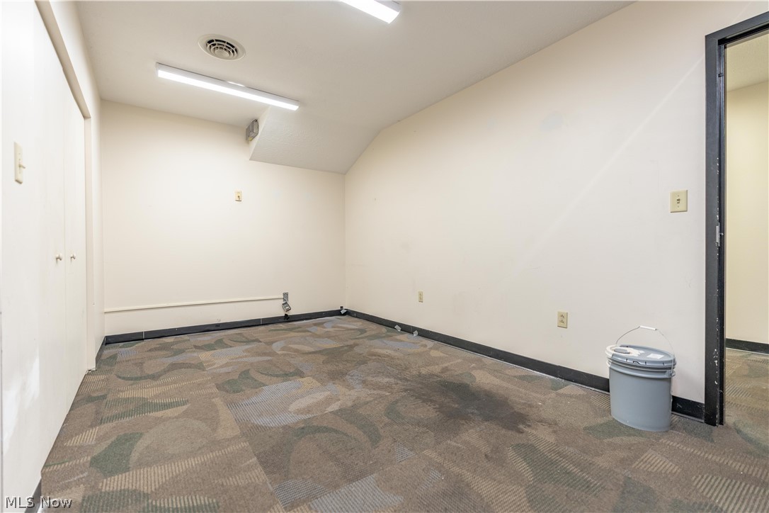 1235 E Tallmadge Avenue Property Photo 24