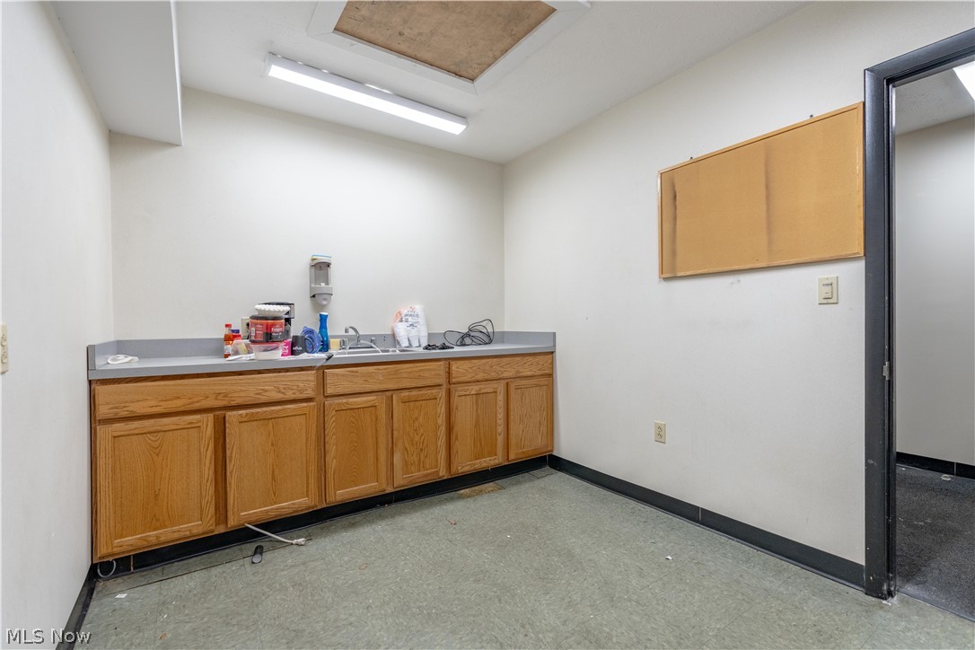 1235 E Tallmadge Avenue Property Photo 27